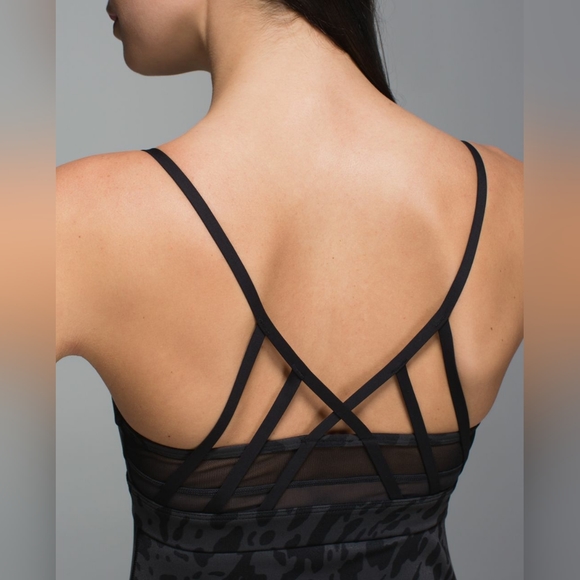 🌷SOLD🌷Lululemon Strappy Cage Bra Tank Cami▪︎Keyhole▪︎Mesh Inlays▪︎BLACK▪︎10 - Picture 2 of 11